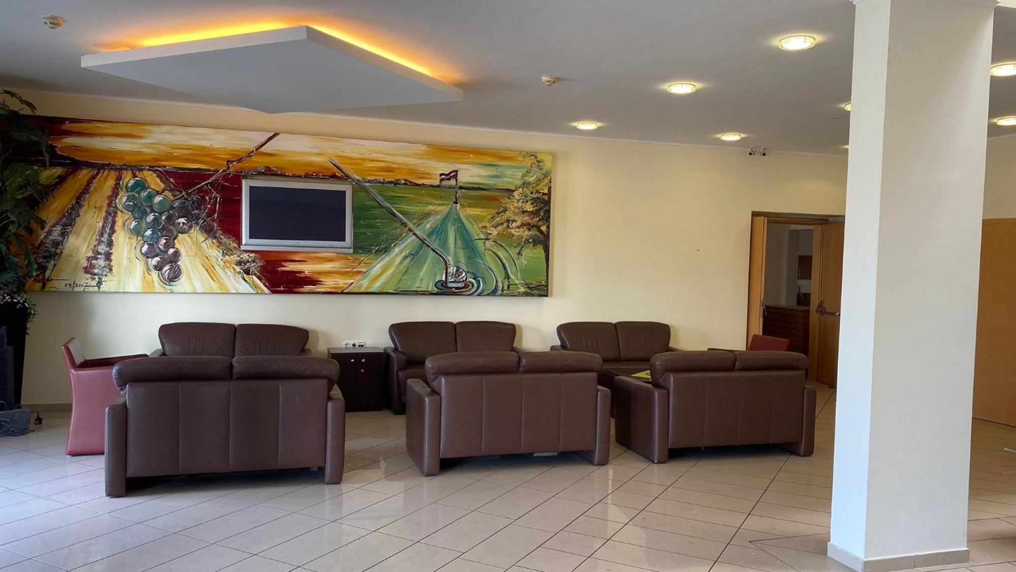 Weinland Hotel Donnerskirchen ภายนอก รูปภาพ