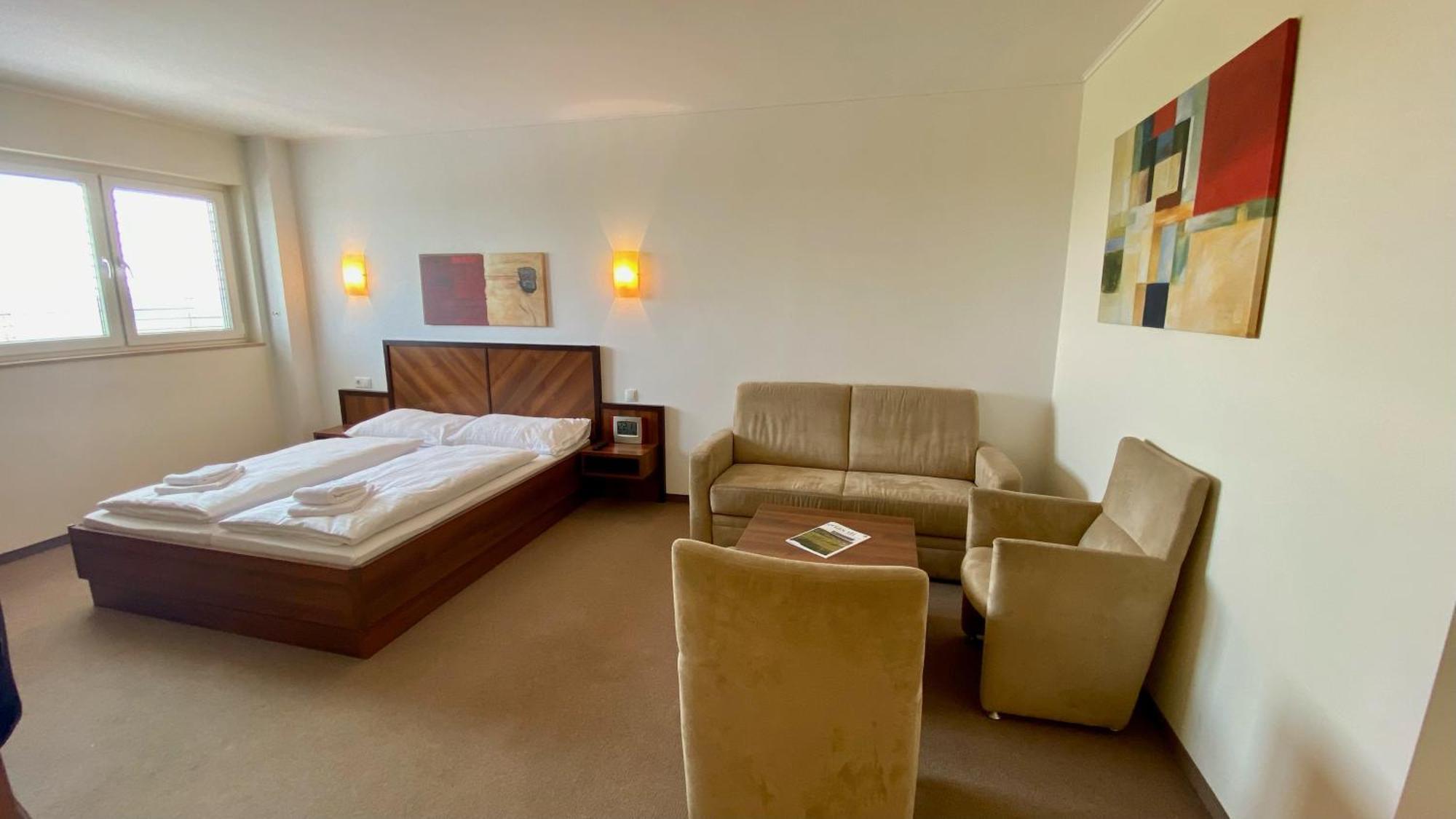 Weinland Hotel Donnerskirchen ภายนอก รูปภาพ