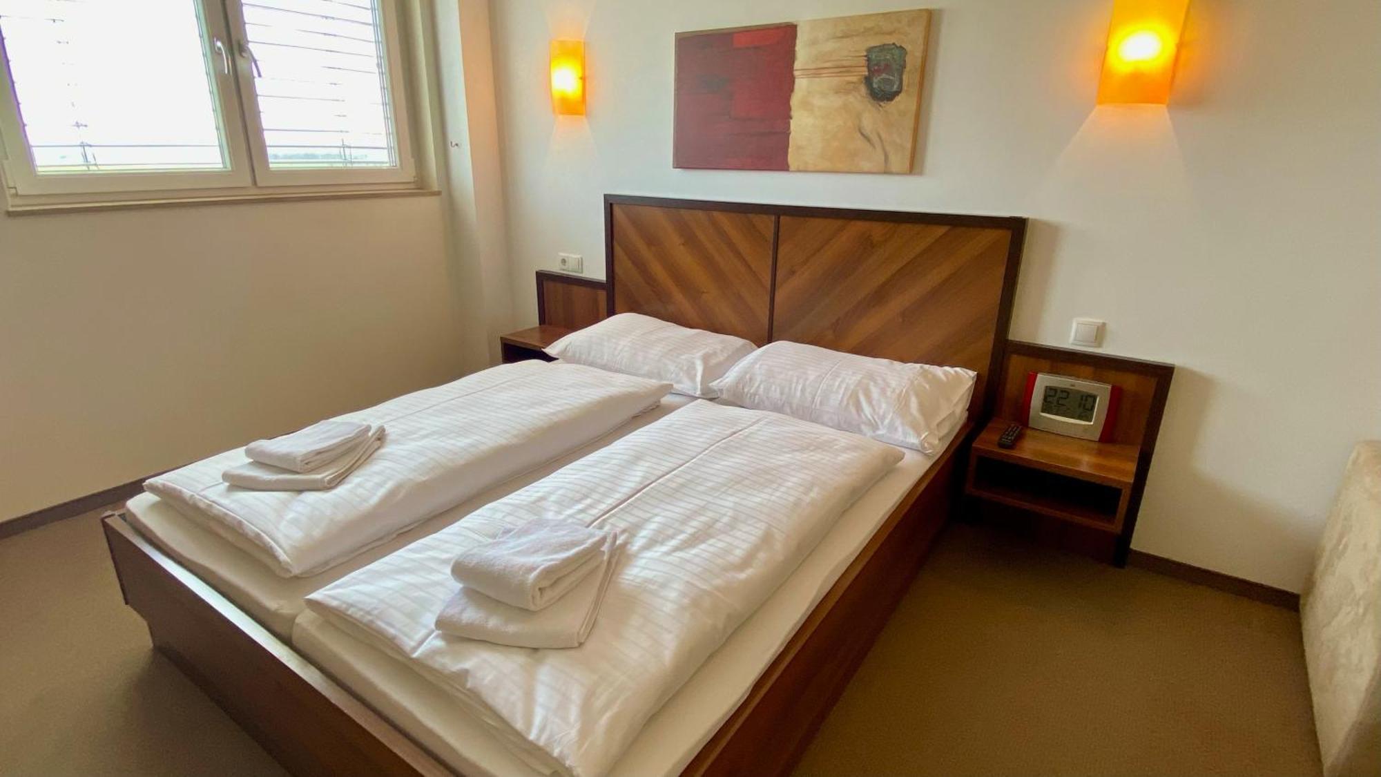 Weinland Hotel Donnerskirchen ภายนอก รูปภาพ